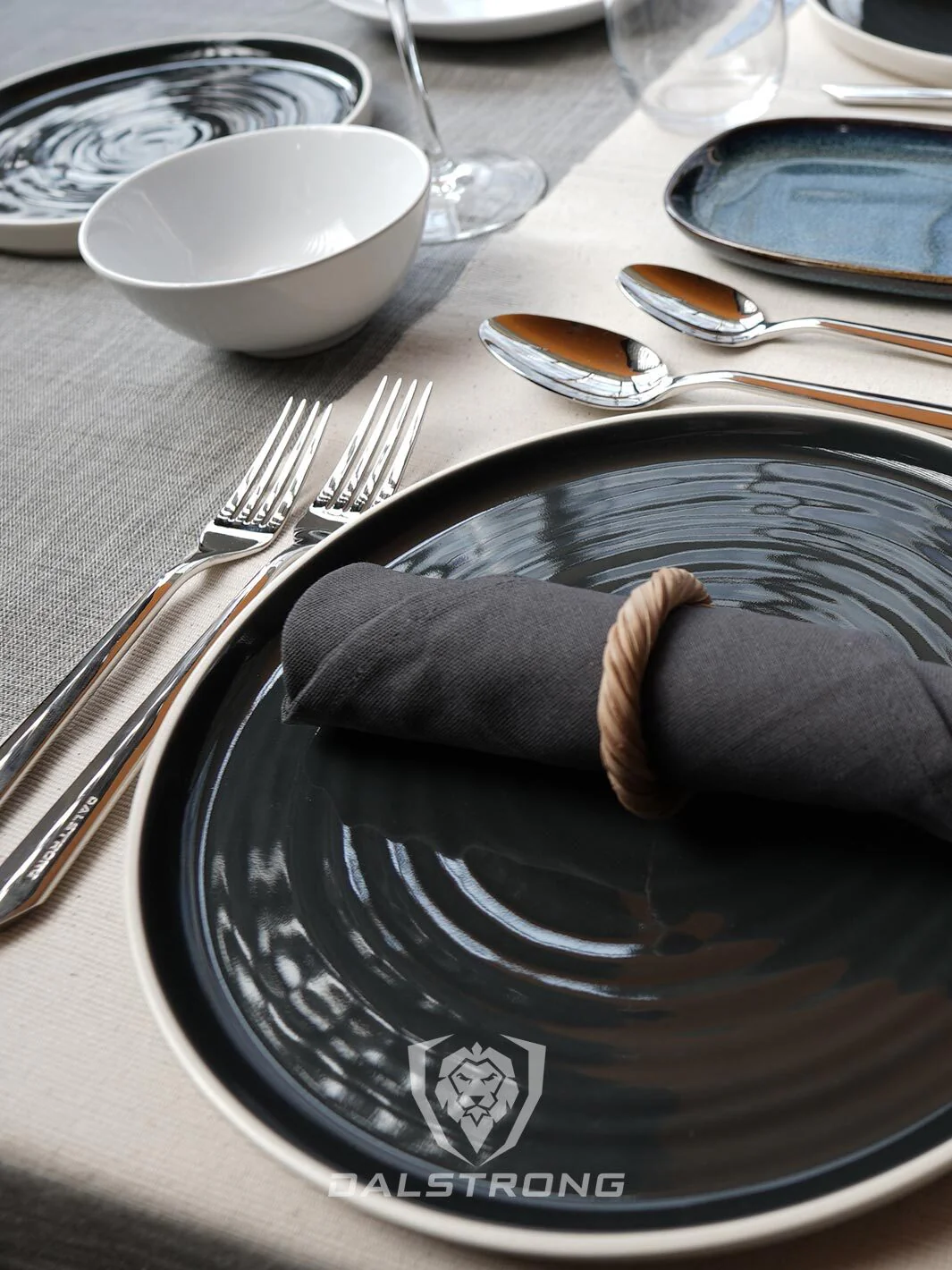 20 Piece Service for 4 | Flatware Set | Silver | Dalstrong © - Image 8