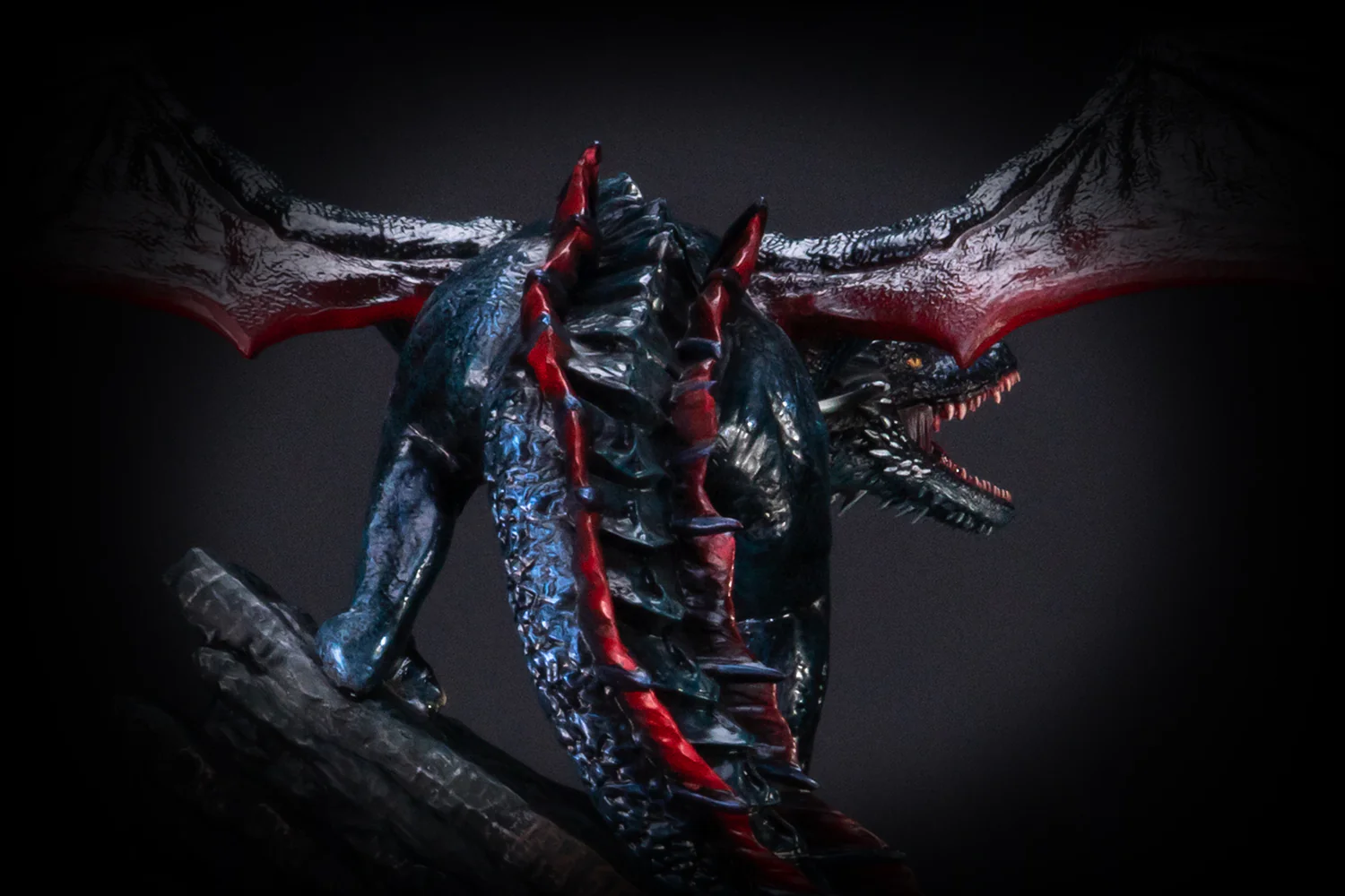 Game of Thrones™ x StudioForge™ | Drogon's Fury™ | 8.5” Collector’s Chef Knife & Sculpted Display Stand - Image 9